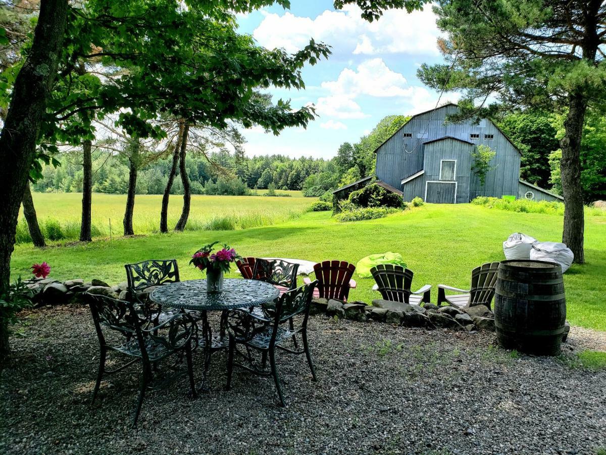 Auberge Du Vignoble 布罗蒙 外观 照片